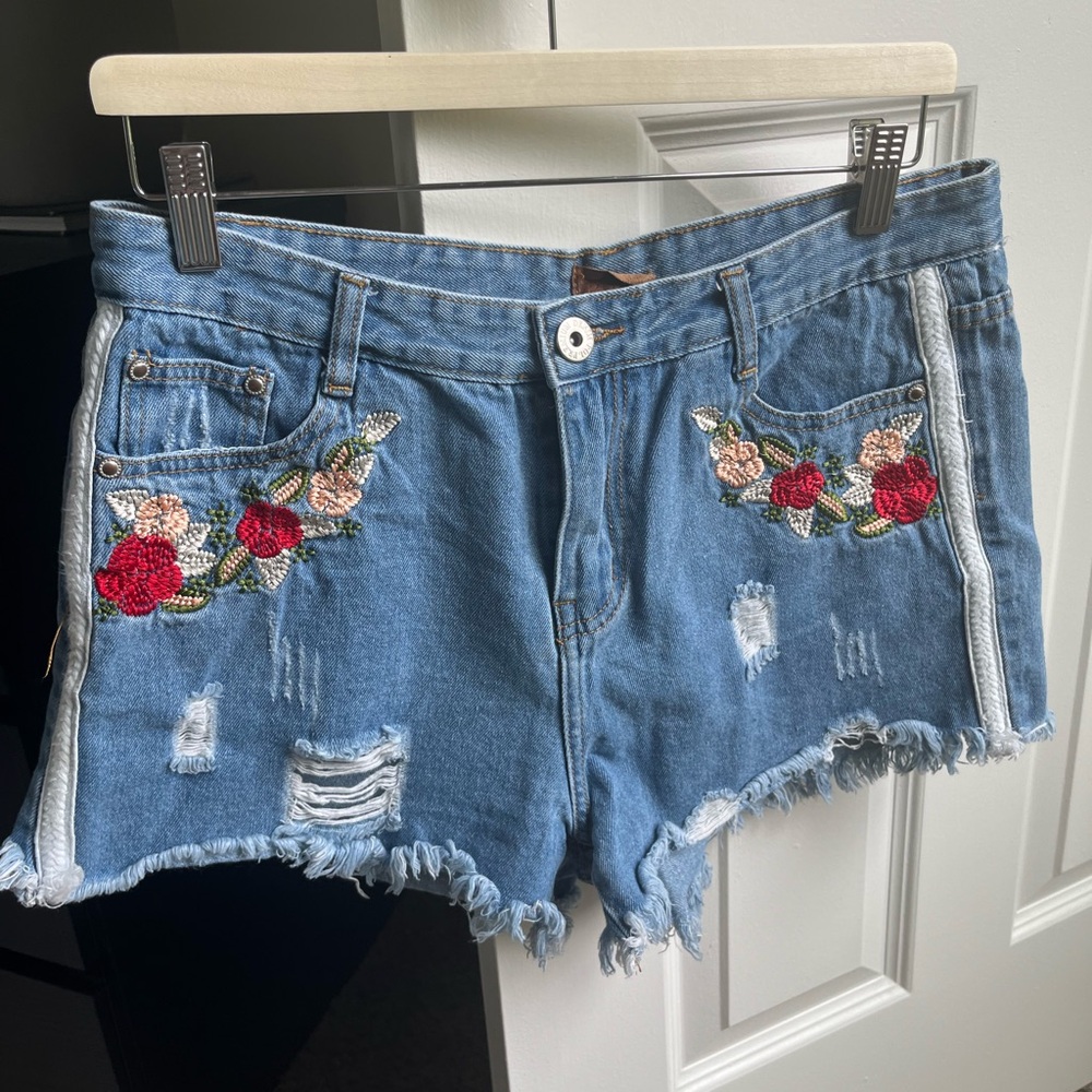 Embroidered Jean shorts